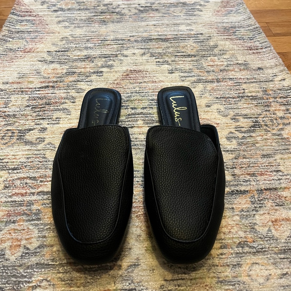 Lulu’s flat mules - Picture 2 of 3
